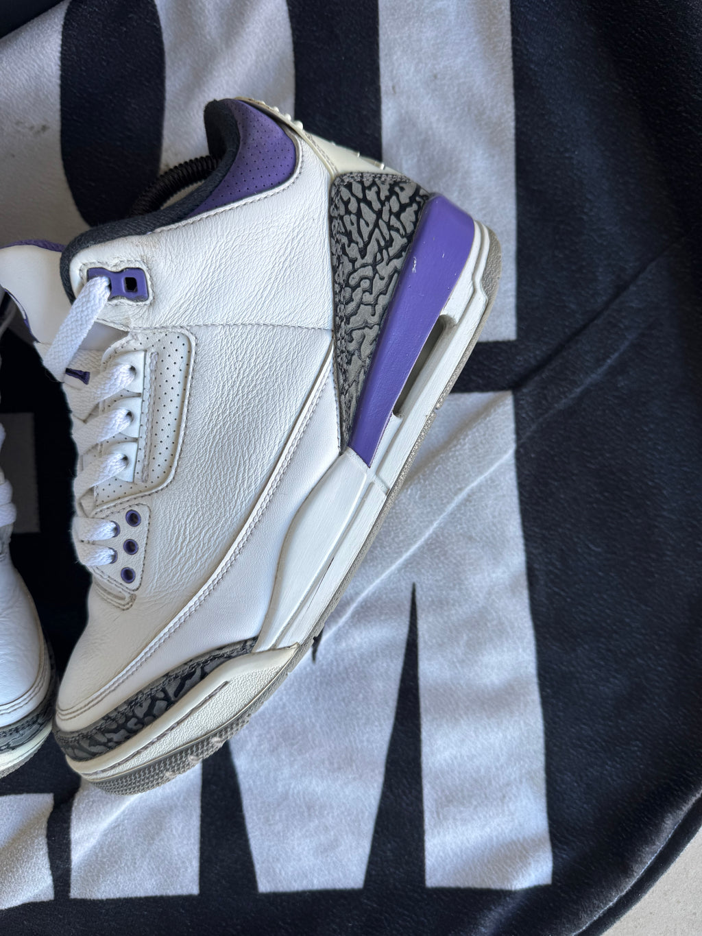 Jordan 3 Dark Iris (Taille 41)