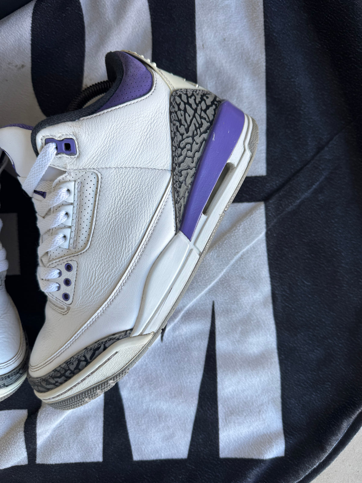Jordan 3 Dark Iris (Taille 41)