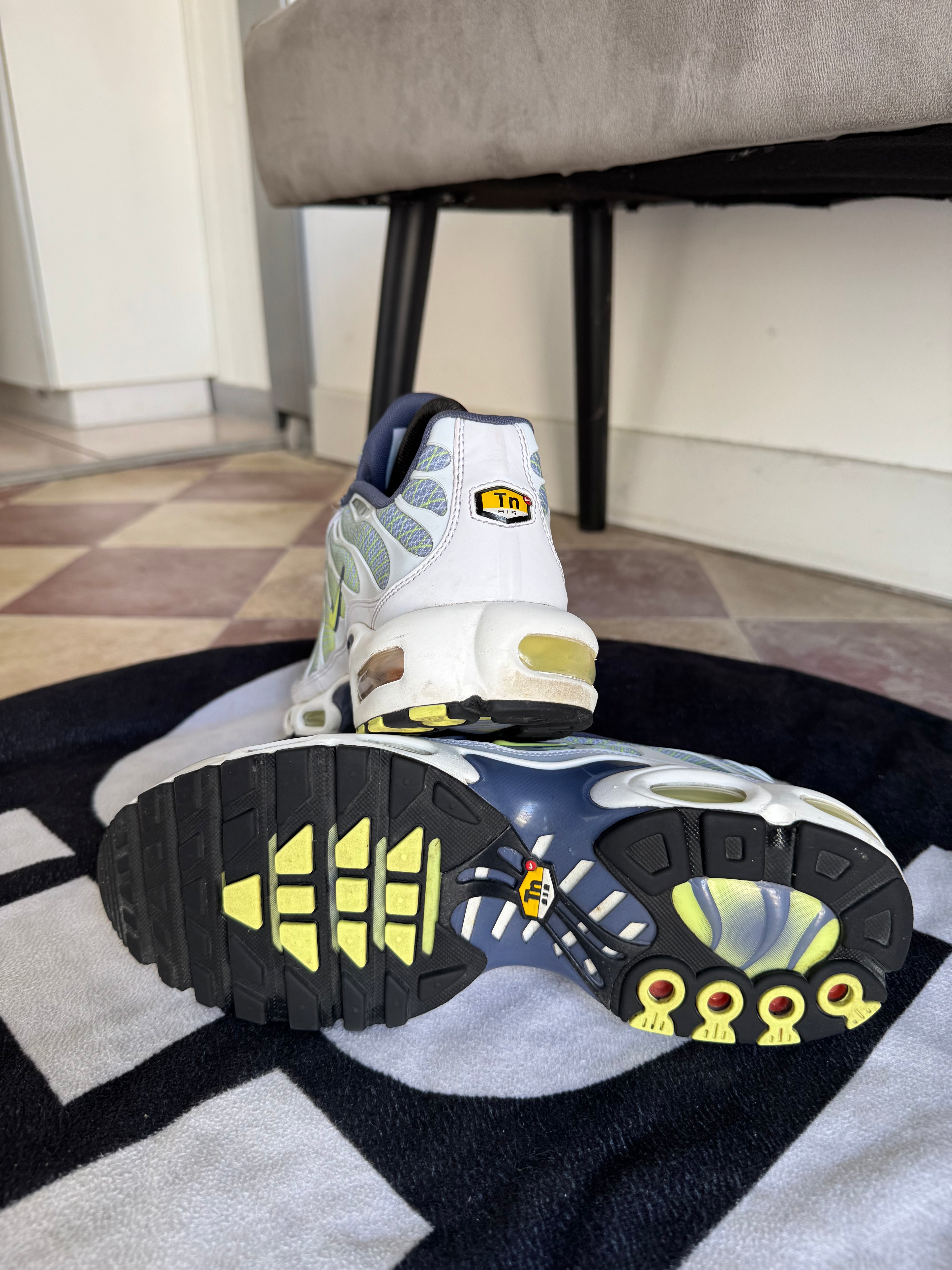 Nike Air Max Plus Pebble Grey Lime (Taille 42)