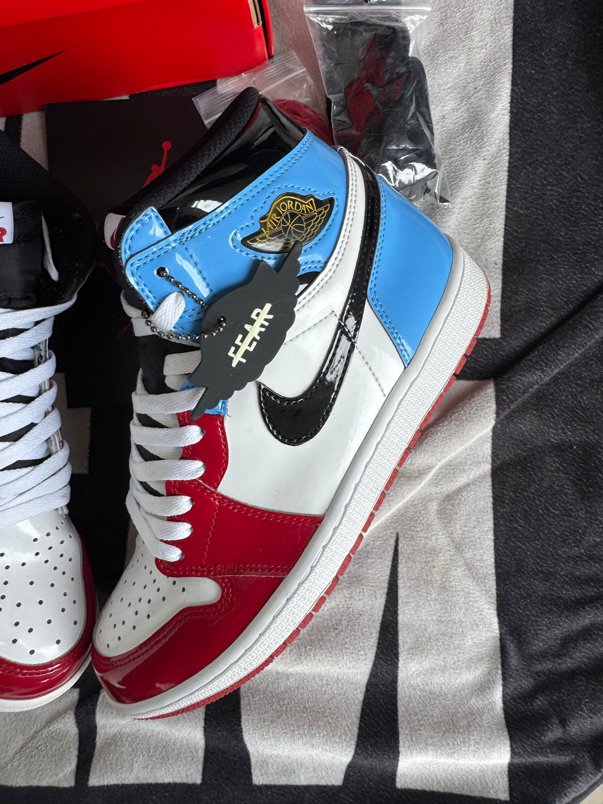 Jordan 1 High Fearless UNC Chicago (Taille 42)
