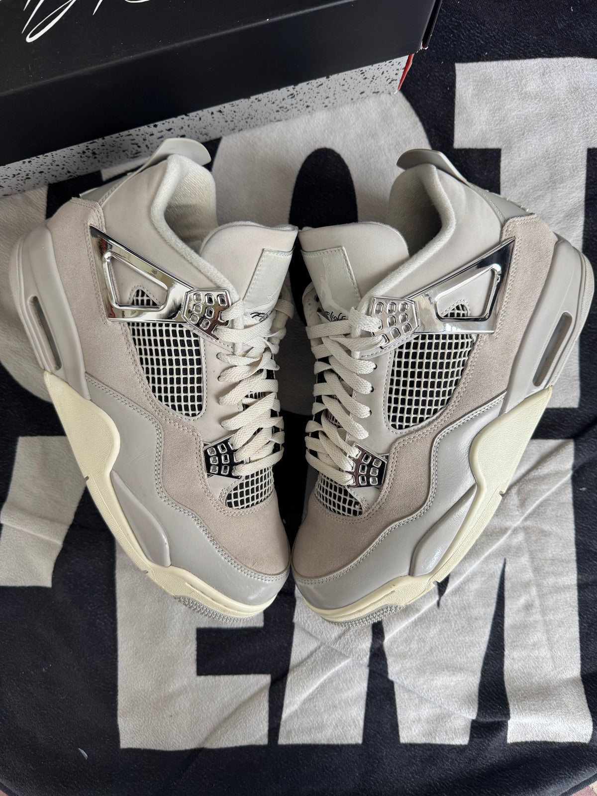 Jordan 4 Frozen Moments wmns (Taille 44)