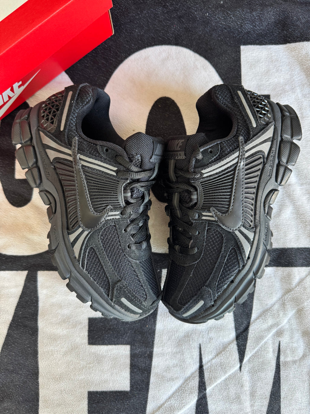 Nike Zoom Vomero 5 Anthracite (Taille 37.5)