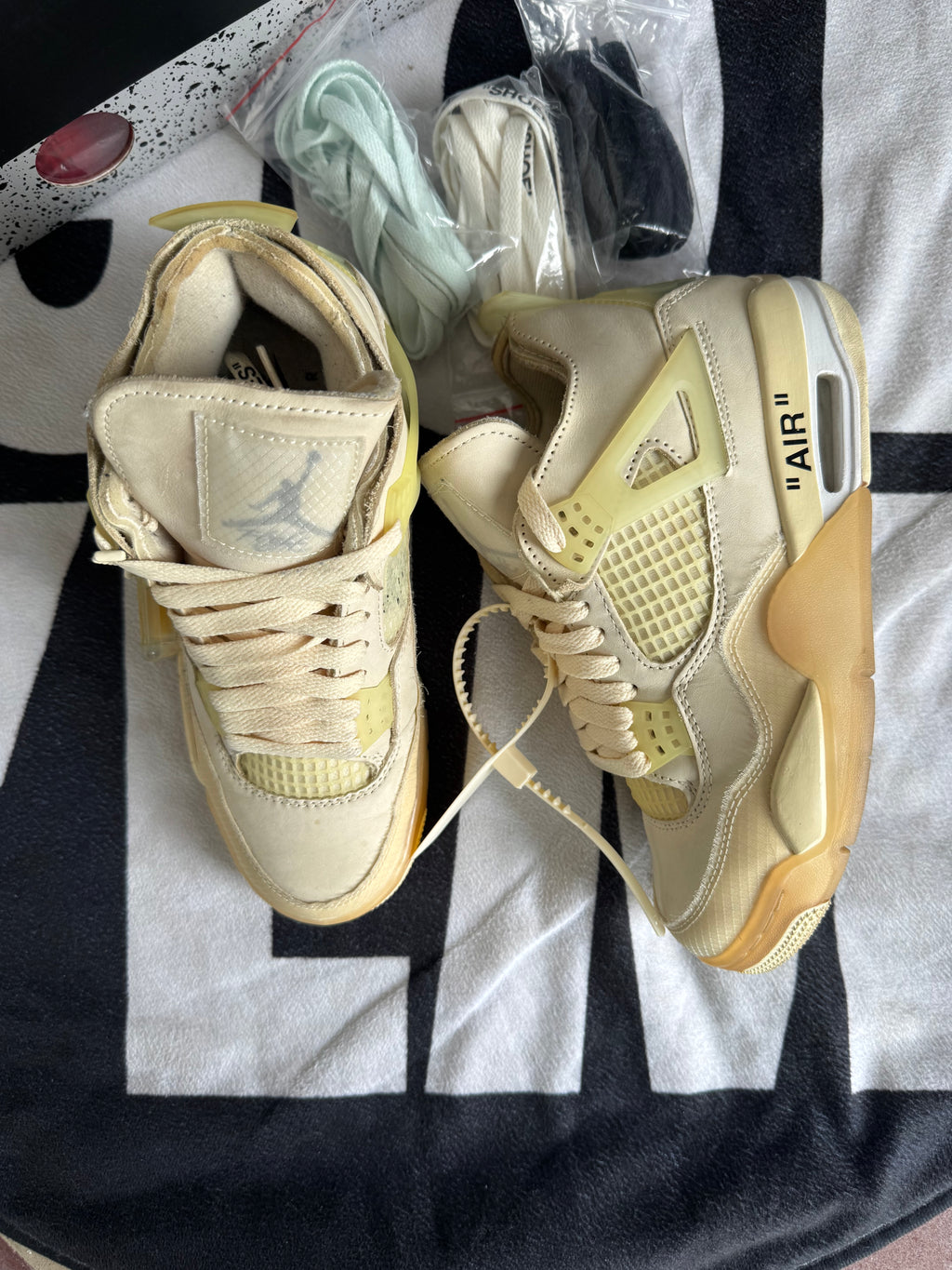 Jordan 4 Retro Off-White Sail (Taille 37.5)