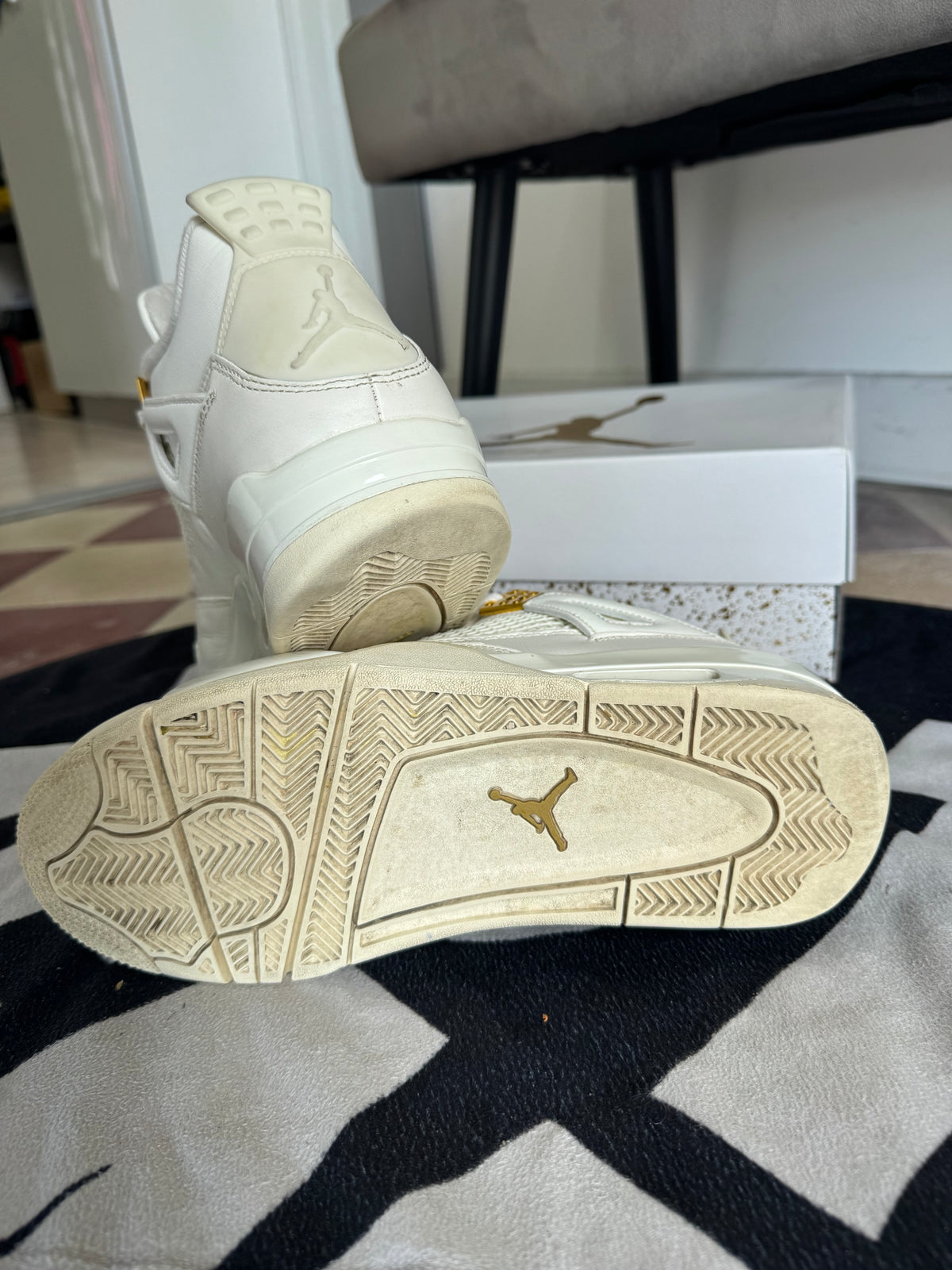 Jordan 4 Metallic Gold wmns (Taille 43)