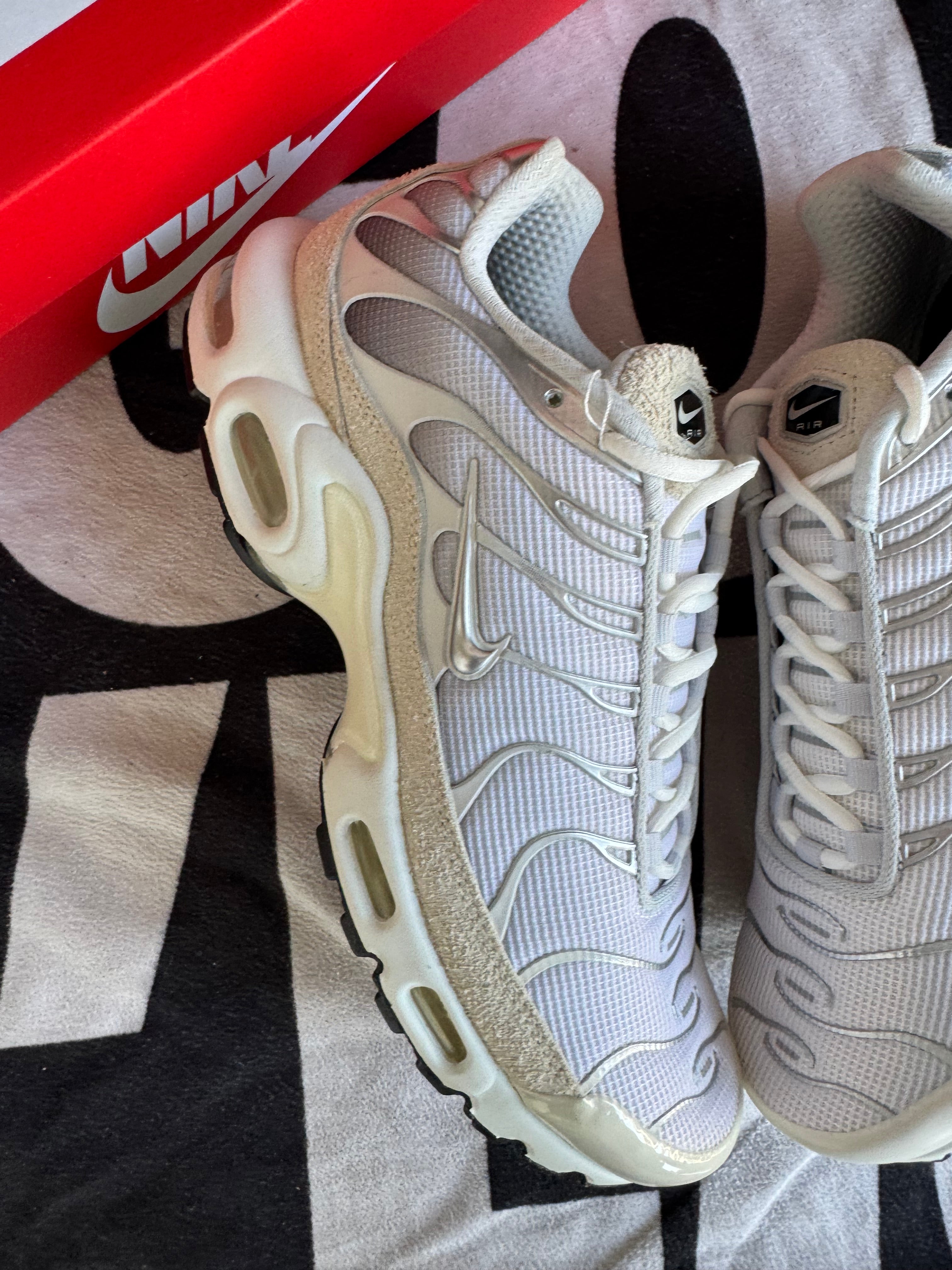 Nike Air Max Plus Sail Pure Platinum Silver (Taille 42.5)