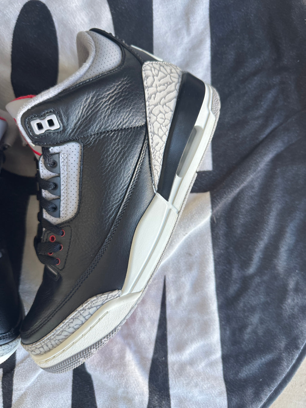 Jordan 3 Black Cement 2024 (Taille 44)