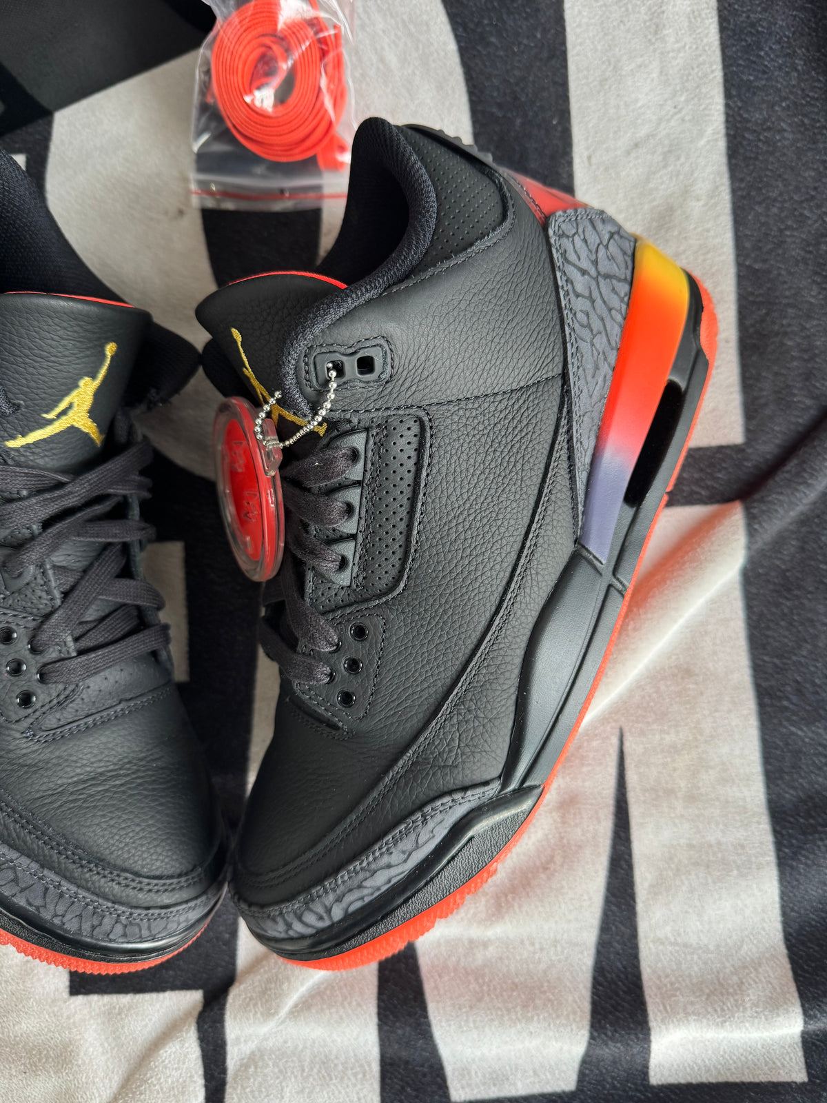 Jordan 3 J Balvin Rio (Taille 41)