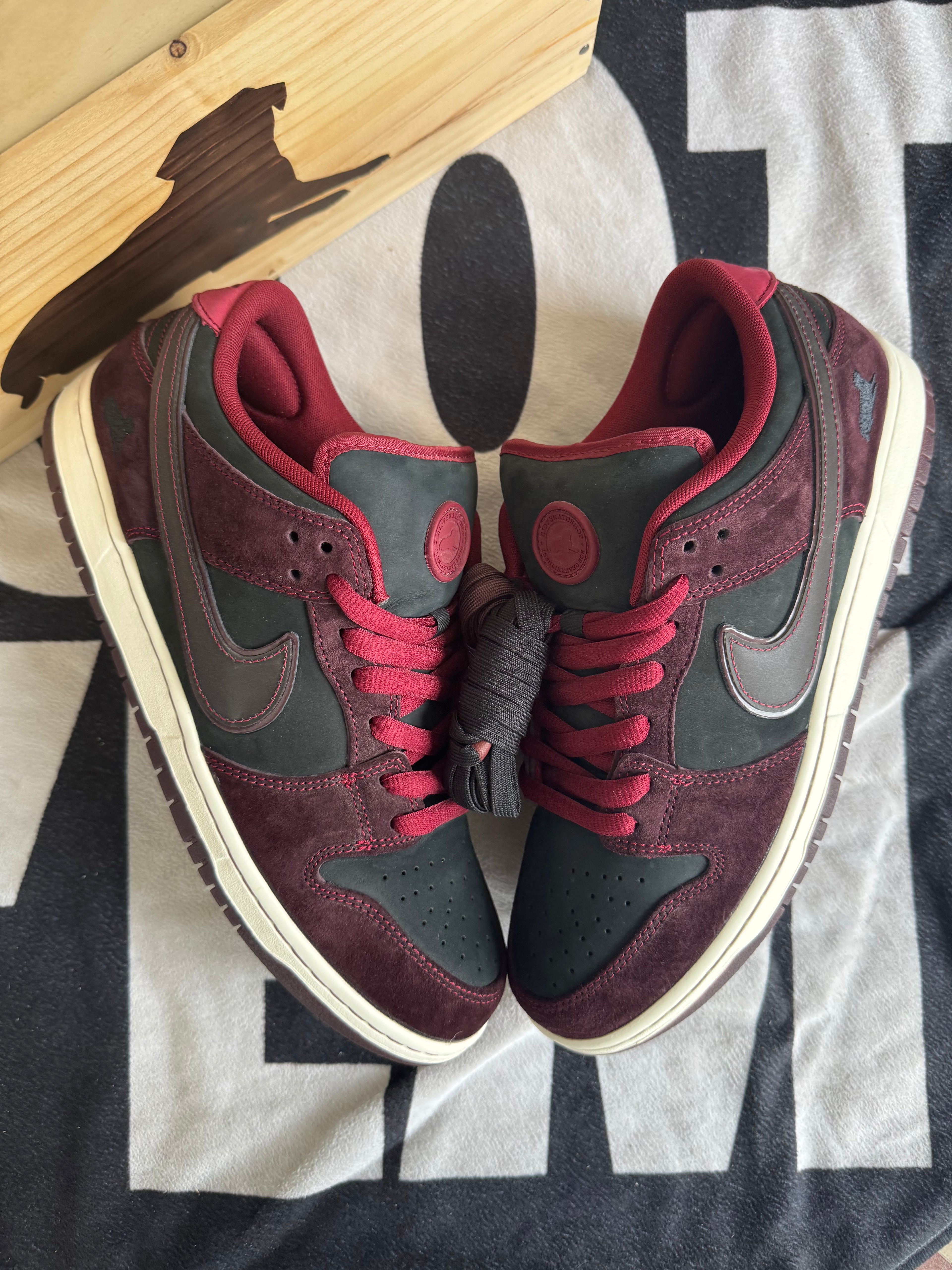 Nike SB Dunk Low Riot Skateshop Special Box (Taille 45)