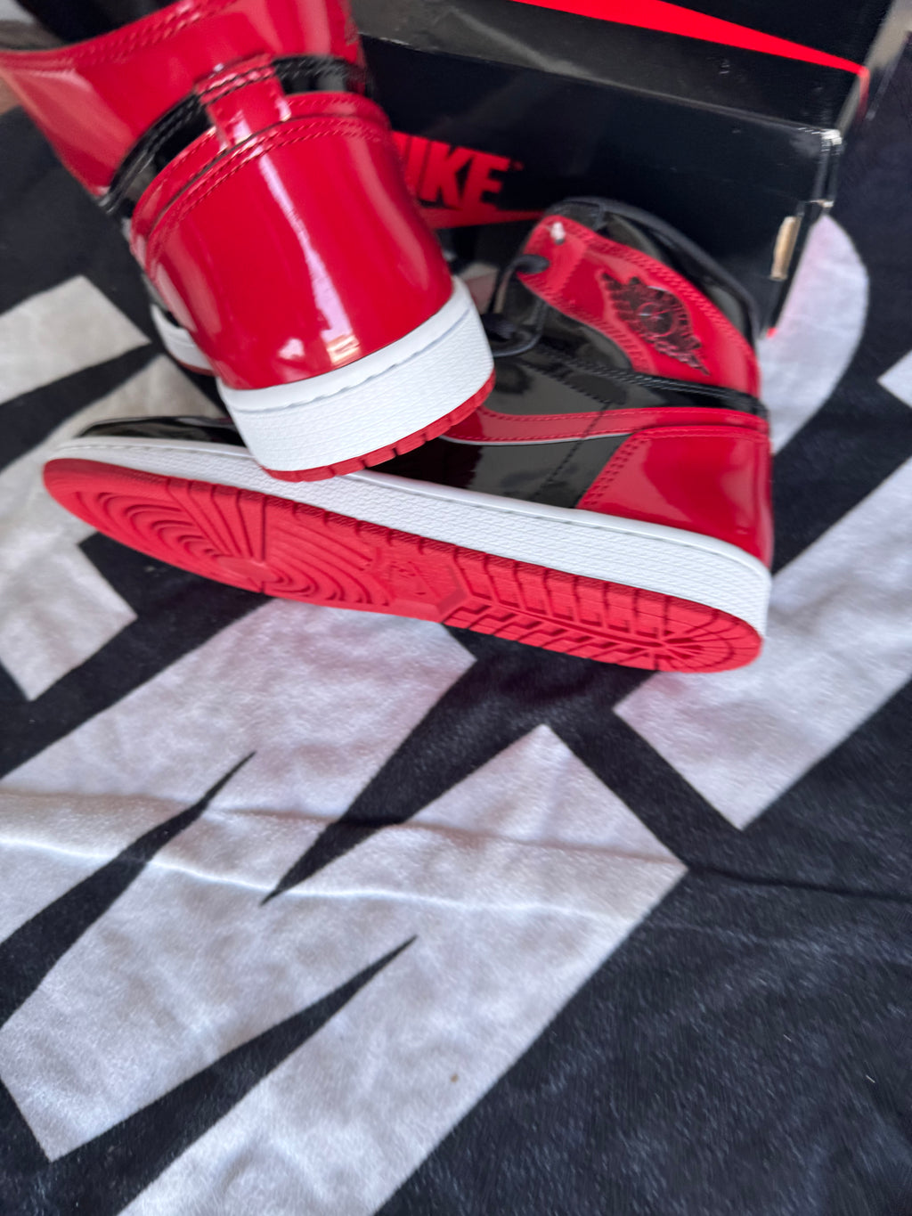 Air Jordan 1 Retro High OG Patent Bred (taille 42.5)