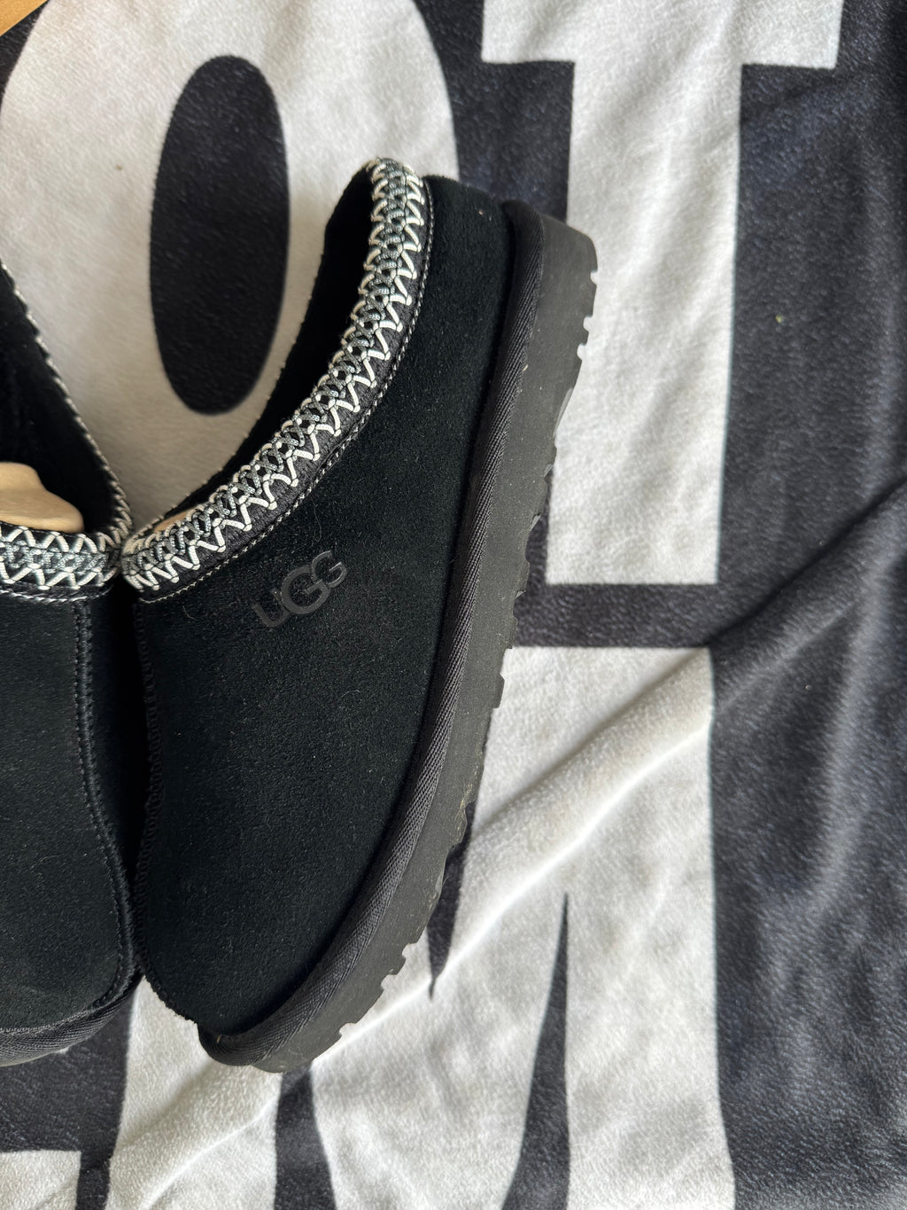 UGG Tasman Slipper Black