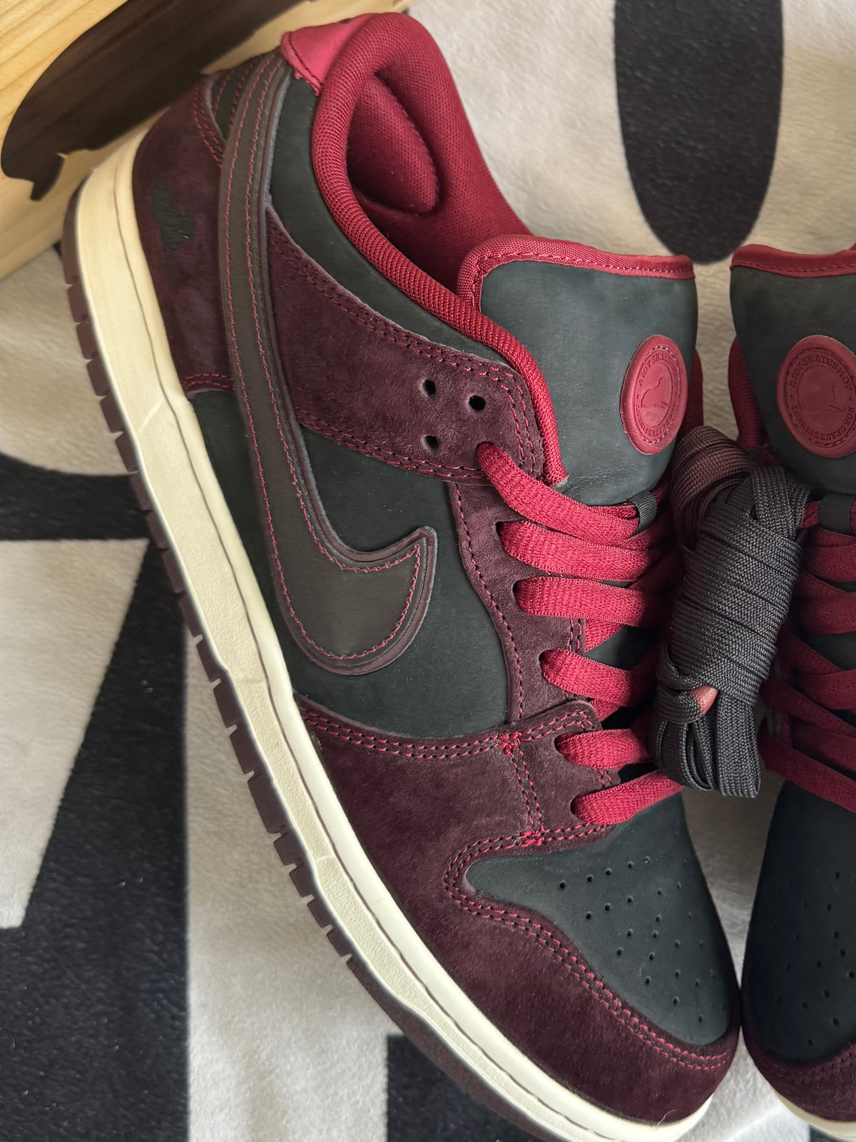 Nike SB Dunk Low Riot Skateshop Special Box (Taille 45)