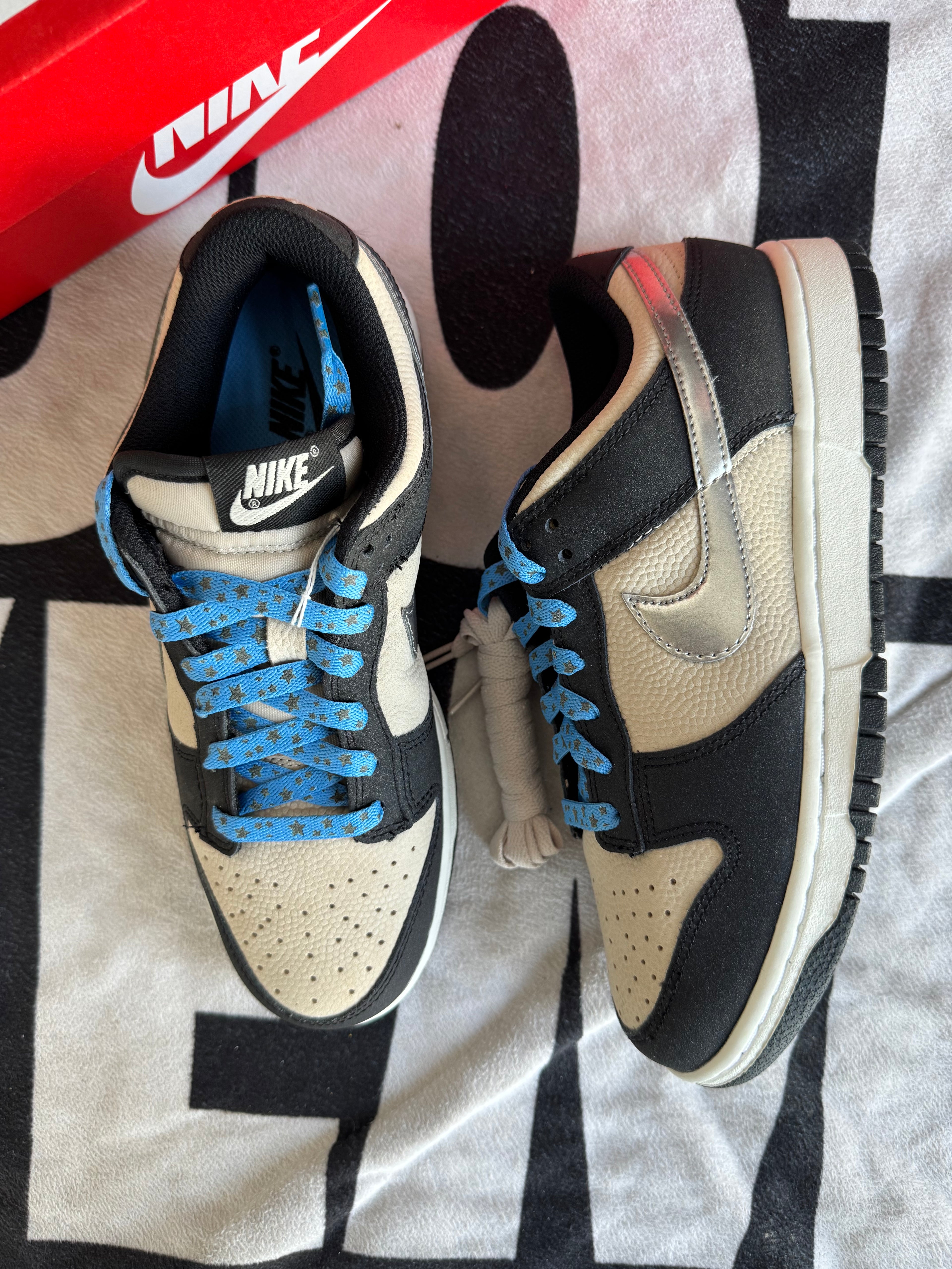Nike Dunk Low Starry Laces WMNS (Taille 39)