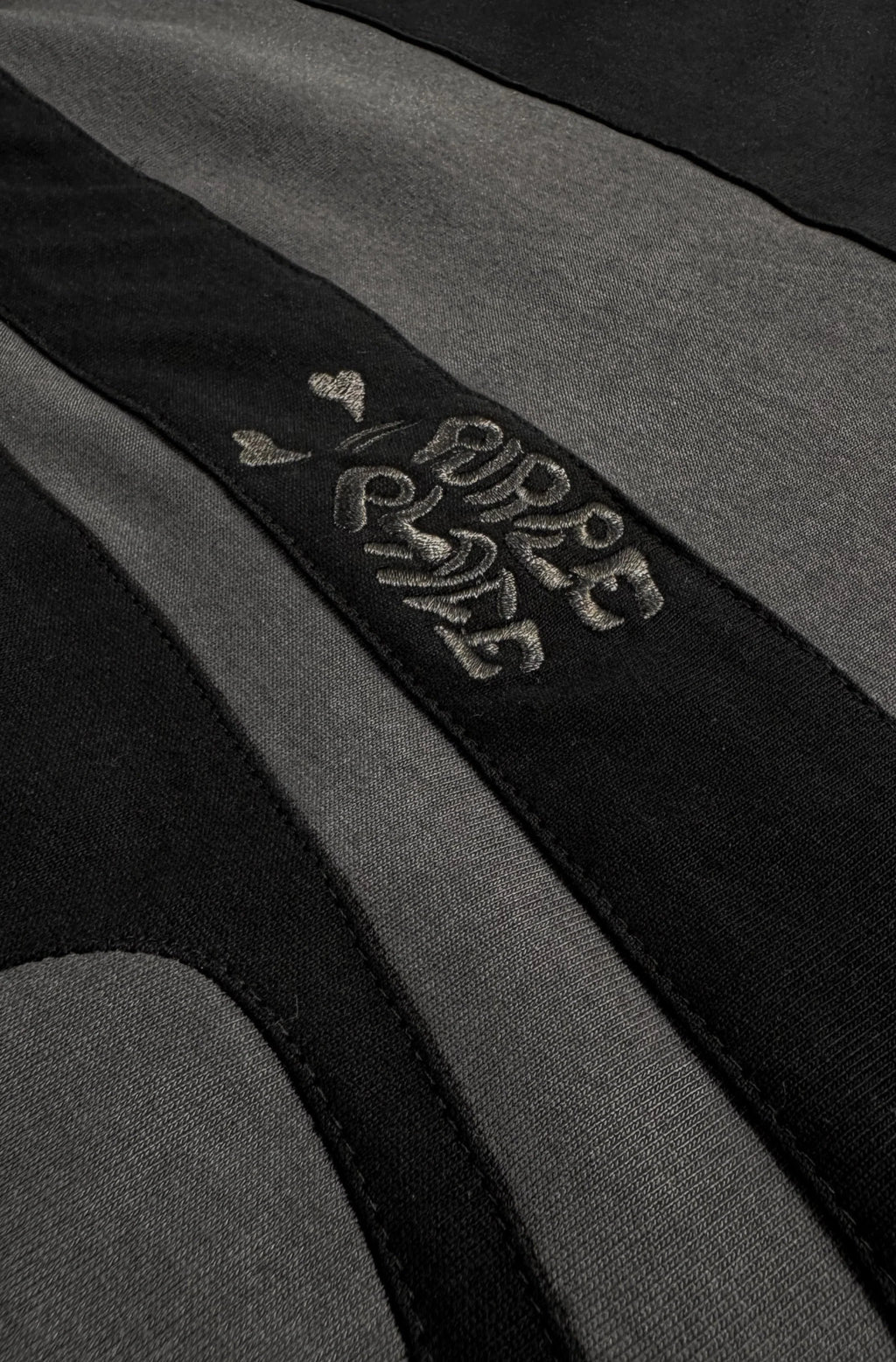 Purple Place Hooking tee noir