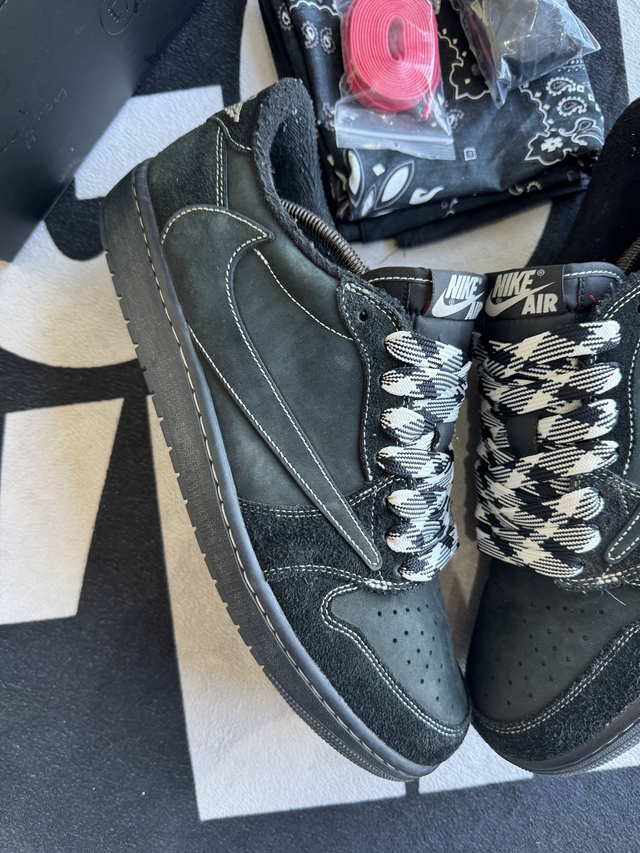 Jordan 1 Low Travis Scott Black Phantom (Taille 47.5)
