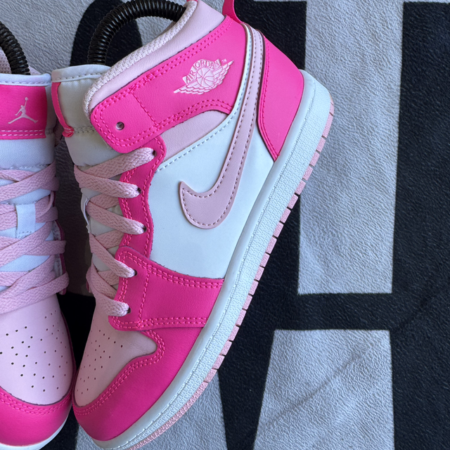 Jordan 1 Mid White Fierce Pink PS (Taille 35)