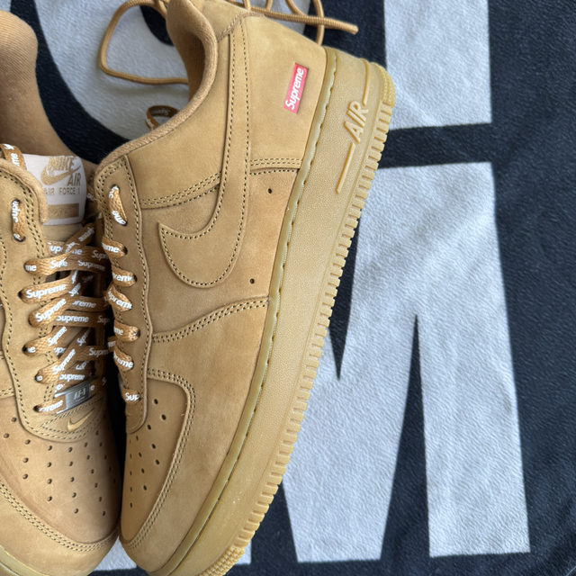 Nike Air Force 1 Low Supreme Wheat (Taille 44.5)
