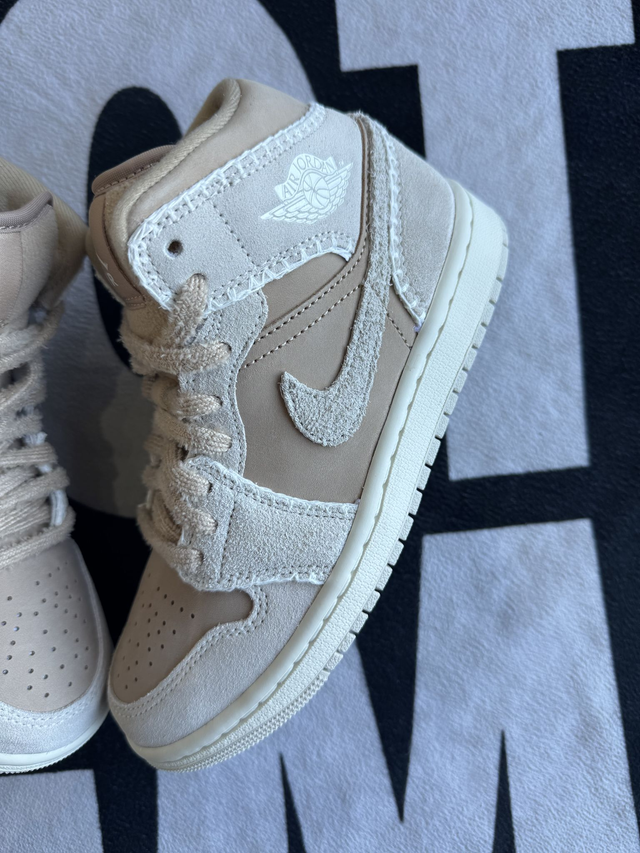 Jordan 1 Mid SE Cozy Girl WMNS (Taille 37.5)