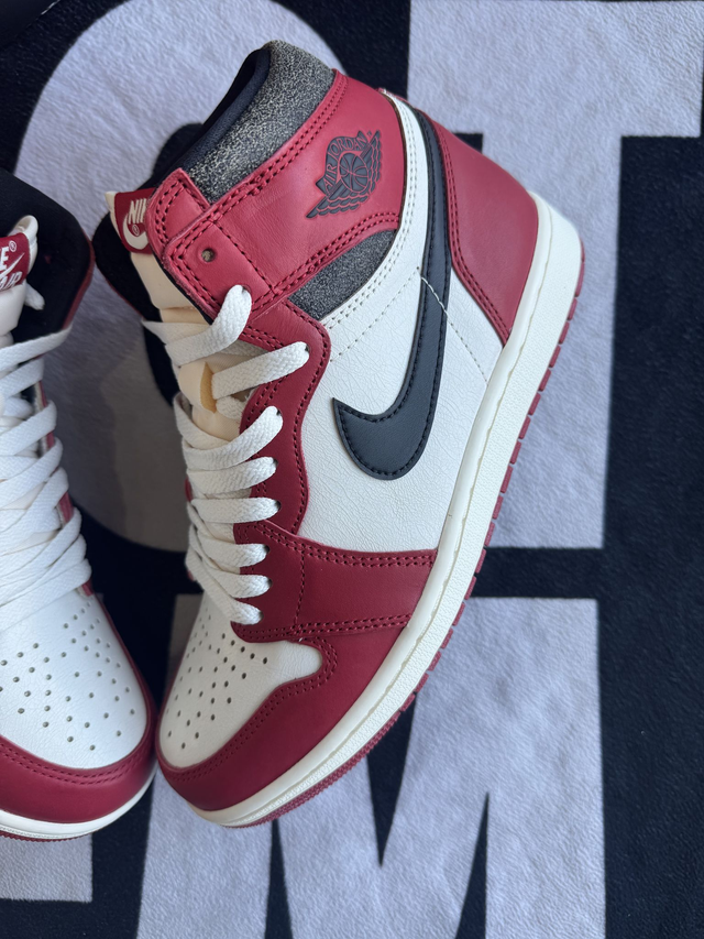 Jordan 1 High Chicago Lost and Found (Taille 45.5)