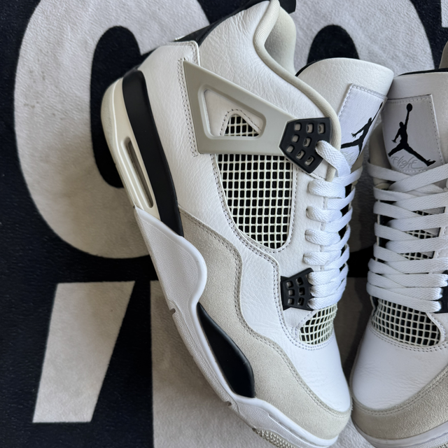 Jordan 4 Military Black (Taille 45.5)