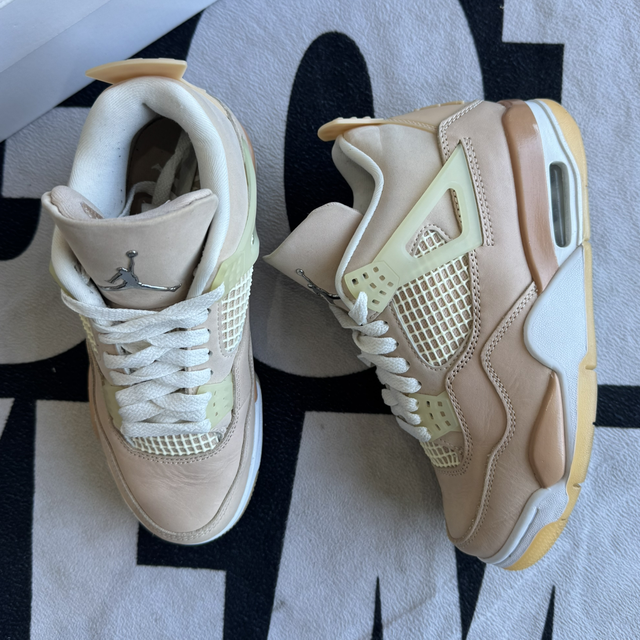 Jordan 4 Shimmer wmns (Taille 35.5)