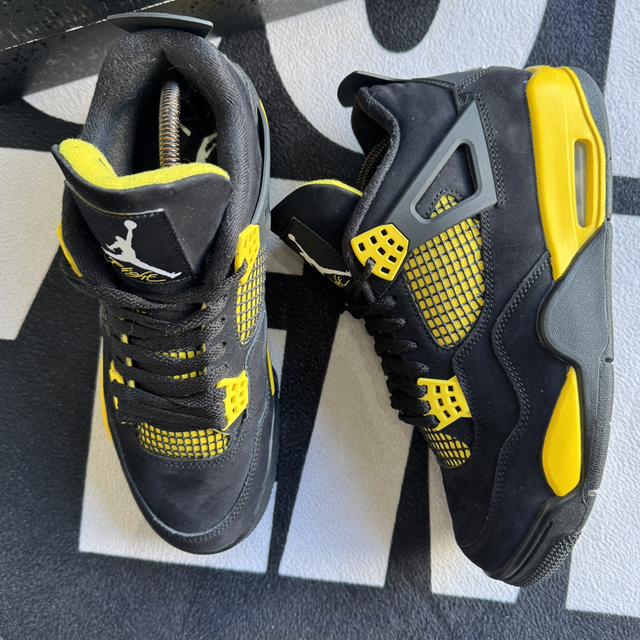 Jordan 4 Thunder 2023 (Taille 42)