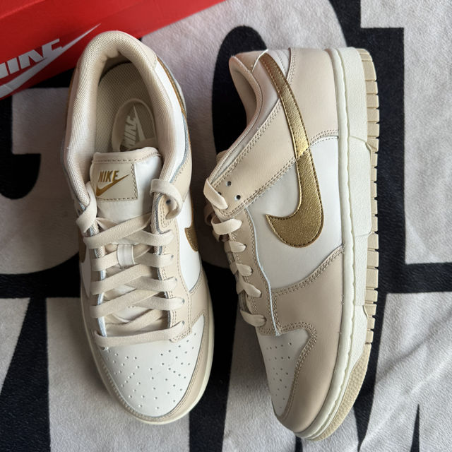 Nike Dunk Low Phantom Metallic Gold wmns (Taille 41)