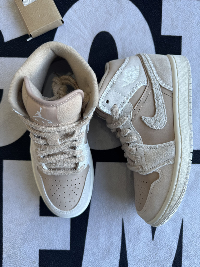 Jordan 1 Mid SE Cozy Girl WMNS (Taille 37.5)
