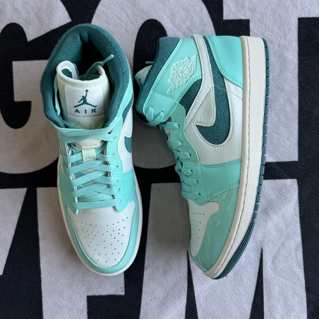 Jordan 1 Mid Chenille Bleached Turquoise wmns (Taille 44)