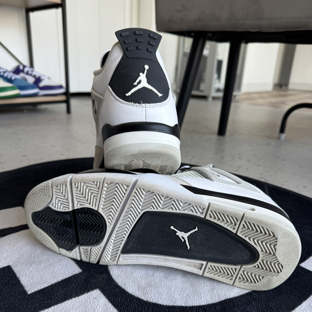 Jordan 4 Military Black (Taille 45.5)
