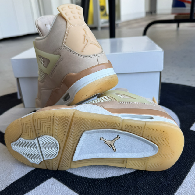 Jordan 4 Shimmer wmns (Taille 35.5)