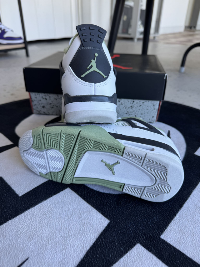 Jordan 4 Retro Seafoam WMNS (Taille 36)
