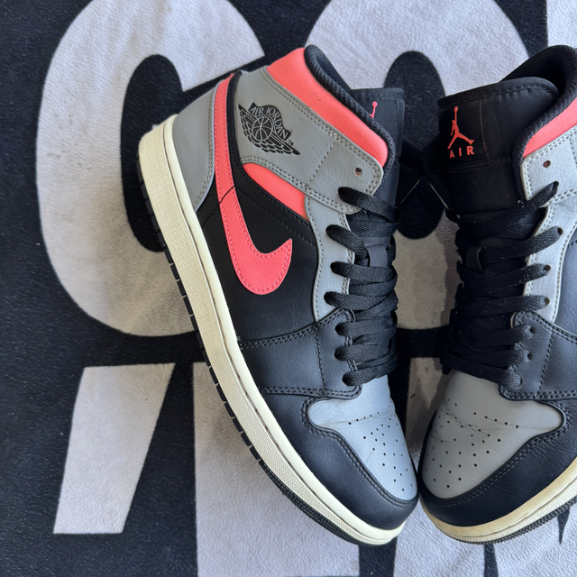 Jordan 1 Mid Pink Shadow (Taille 44)