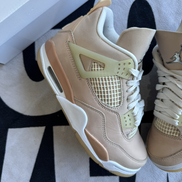 Jordan 4 Shimmer wmns (Taille 35.5)