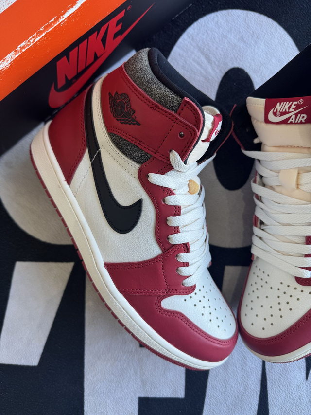 Jordan 1 High Chicago Lost and Found (Taille 42)