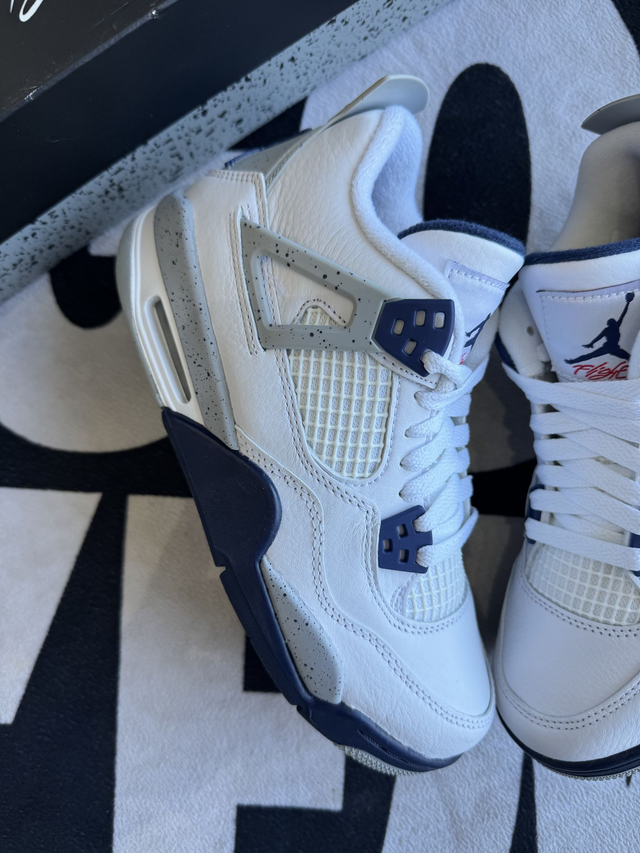 Jordan 4 Midnight Navy GS (Taille 38.5)