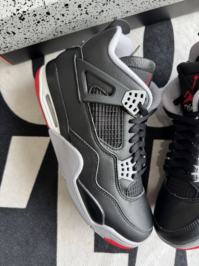 Jordan 4 Bred Reimagined (Taille 42)