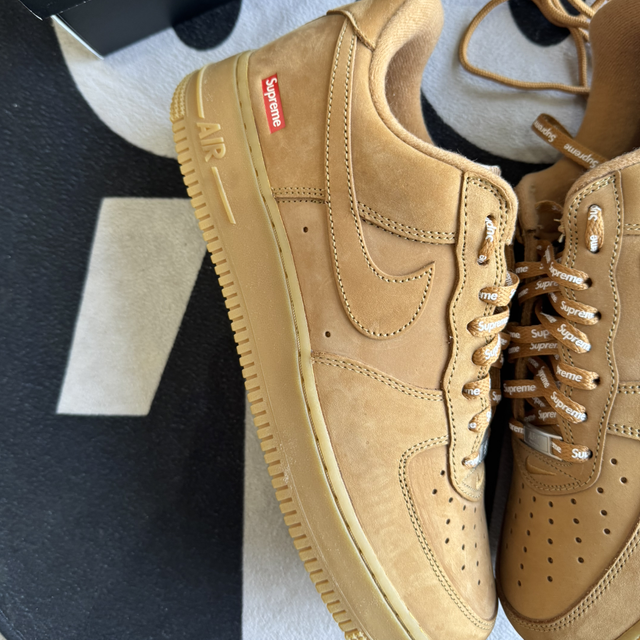 Nike Air Force 1 Low Supreme Wheat (Taille 44.5)