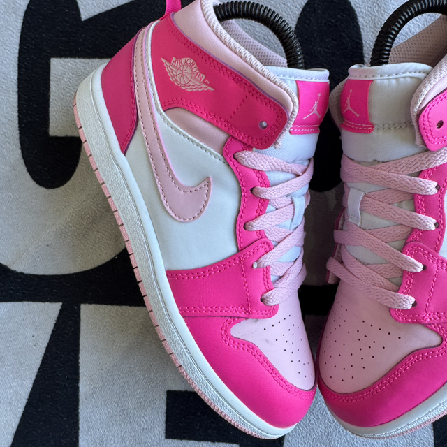 Jordan 1 Mid White Fierce Pink PS (Taille 35)