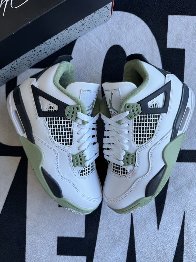 Jordan 4 Retro Seafoam WMNS (Taille 36)