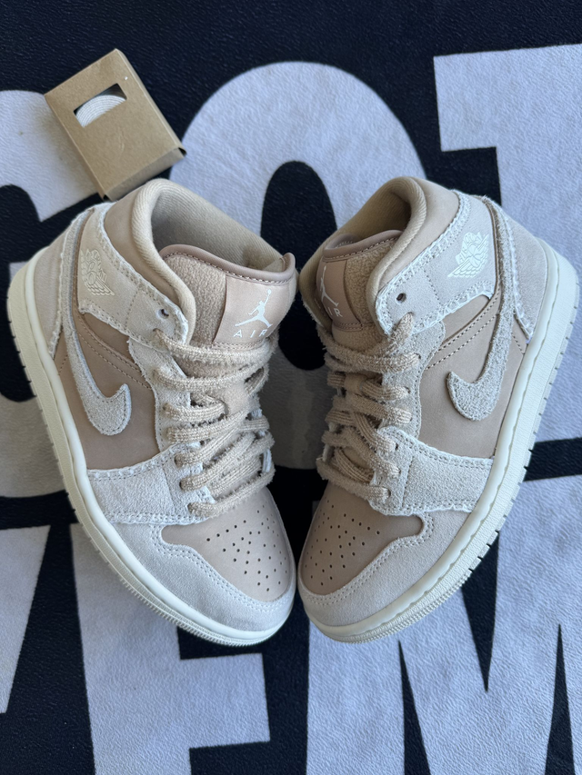 Jordan 1 Mid SE Cozy Girl WMNS (Taille 37.5)