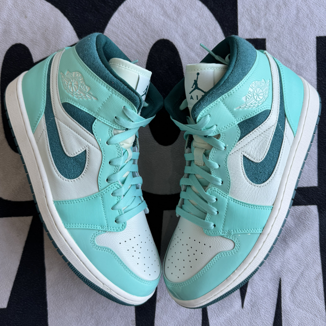 Jordan 1 Mid Chenille Bleached Turquoise wmns (Taille 44)