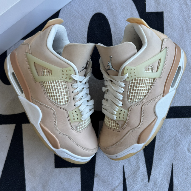 Jordan 4 Shimmer wmns (Taille 35.5)